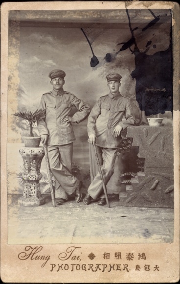Cabinet photo China, two German soldiers in uniform, portrait