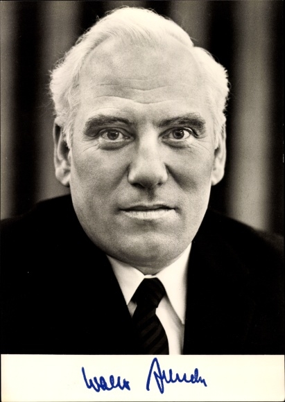 Postcard politician Walter Arendt, Federal Minister of Labor and Social Affairs, portrait