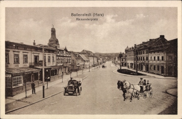 Ak Ballenstedt im Harz, Ballenstedt (Harz), Alexanderplatz, alte Gebäude, Straßenansicht, Pferdek