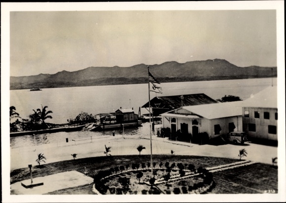 Photo Heinrich Hoffmann, Hagatna Agana Guam, Port, December 1941, USA flag