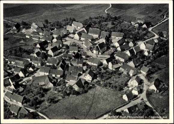 Ak Tigerfeld Pfronstetten in Baden Württemberg, Luftaufnahme von  ,  Ansicht, viele Dächer