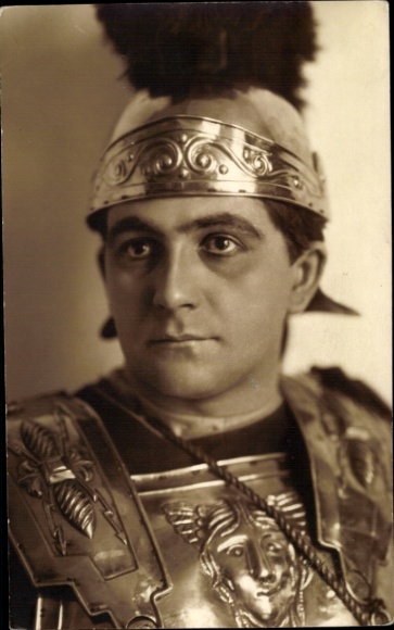 Photo Postcard Man in Armor, portrait