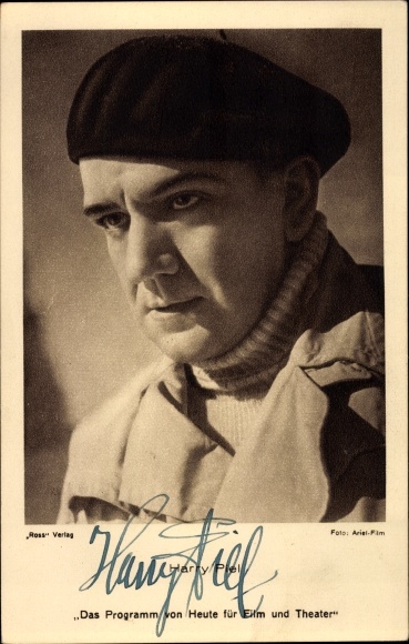 Postcard actor Harry Piel, portrait in beret, autograph