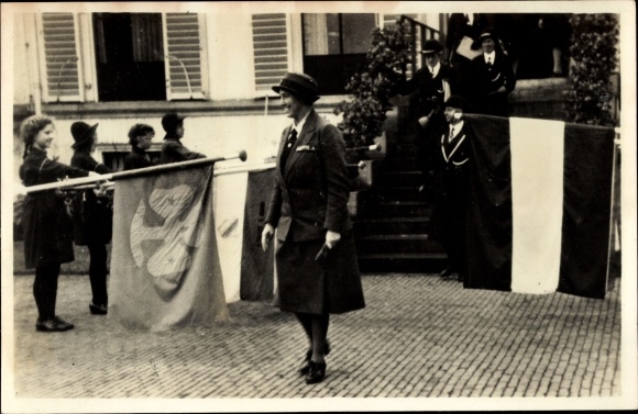 Postcard Soestdijk Utrecht Niederlande, Chief Guide Lady Baden Powell, Visit to the Palace 1946