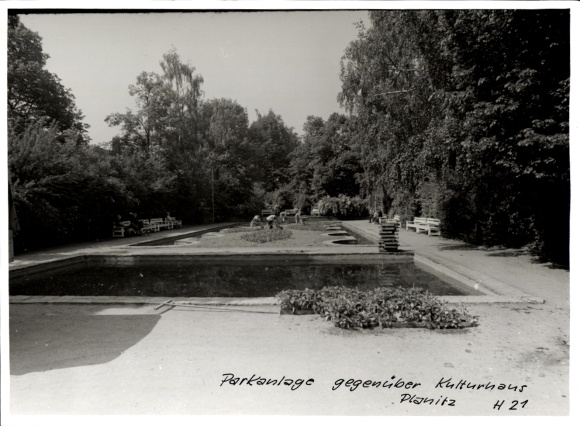 Foto Planitz Zwickau in Sachsen, Parkanlage gegenüber dem Kulturhaus