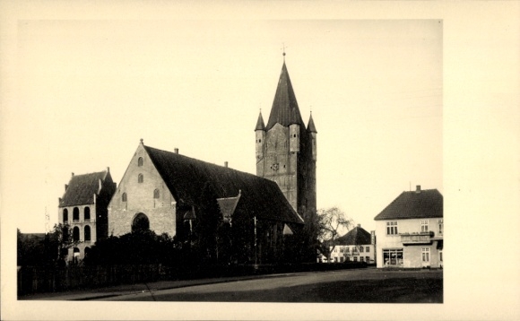 Photo Postcard Westerstede in Oldenburg Ammerland, St. Petri Church