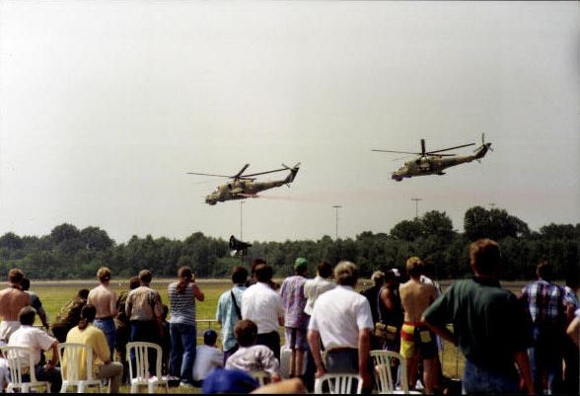 Set von 100 Fotos Flugzeuge und  Hubschrauber