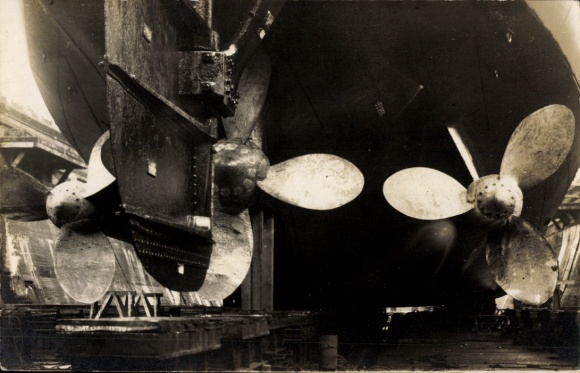 Photo Postcard ship's propellers, drive screws of a steamship
