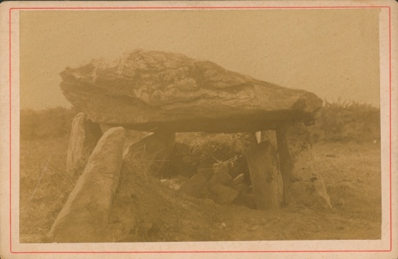 Cabinet photo Saint Pol by Léon Finistère, Dolmen, 1883