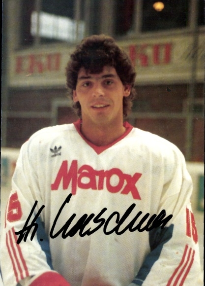 Postcard German ice hockey player Wacki Kretschmer, defender, autograph