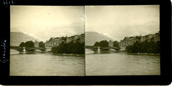 Stereo photo Grenoble Isère, city view, bridge