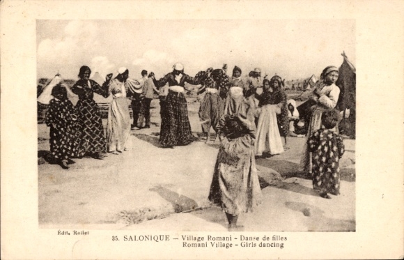 KP Thessaloniki Saloniki Grecja, Village Romani, Danse de filles