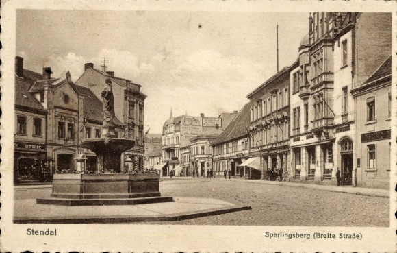 Ak Stendal in der Altmark, Stadtansicht mit Statue, Sperlingsberg, Breite Straße,  Architektur
