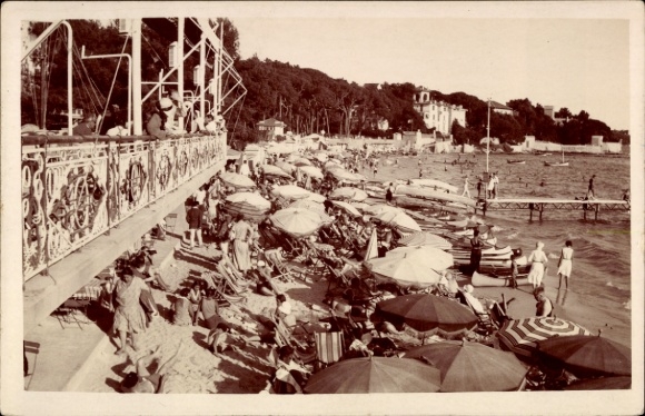 Postcard Juan les Pins Alpes Maritimes, beach, bathers, parasols, terrace