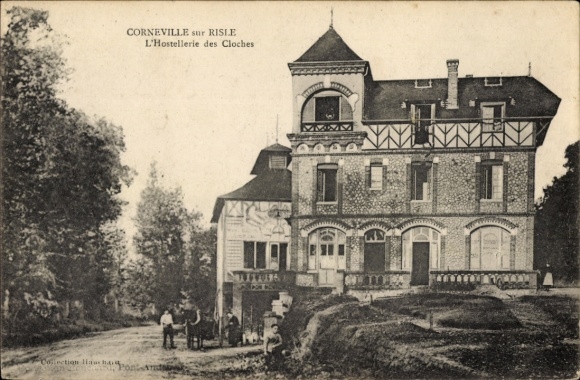 Postcard Corneville sur Risle Eure, Hostellerie des Cloches, building, street, trees, horse and cart