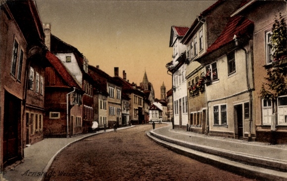 Ak Arnstadt in Thüringen, Teilansicht einer Stadtstraße,  Architektur, sanierte Häuser