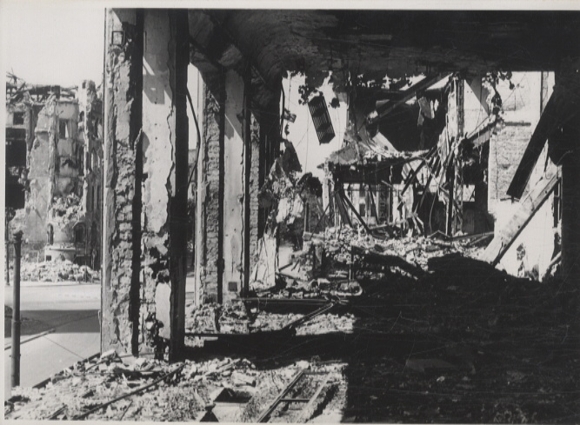 Original photo Berlin Charlottenburg, Capitol am Zoo (Zoopalast), around 1946, approx. 13 x 18 cm