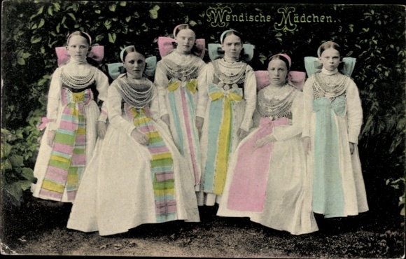 Ak Bautzen in der Lausitz, Wendische Mädchen im Festkleid