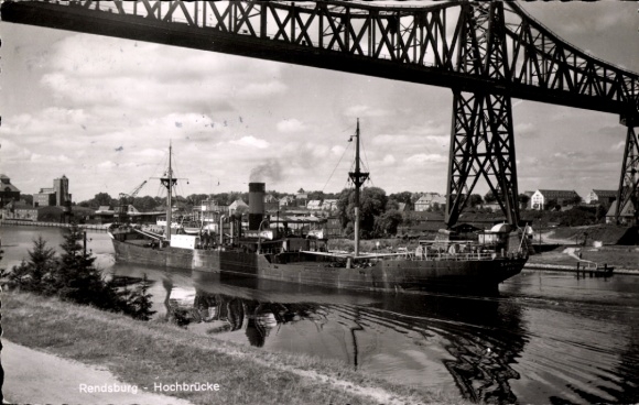 Postcard Rendsburg in Schleswig Holstein, view of the high bridge, cargo ship