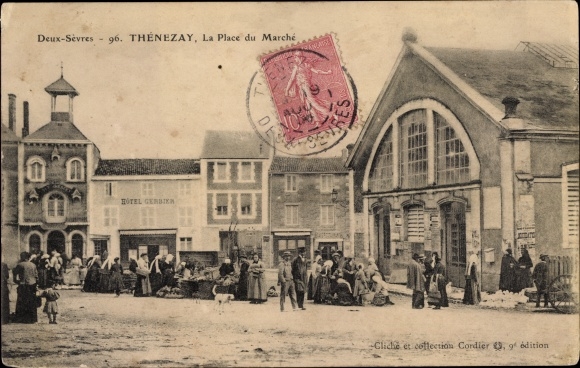 Postcard Thénezay Deux Sèvres, Market Square, Hotel Gerbier
