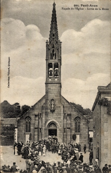 Postcard Pont Aven Finistère, church, mass