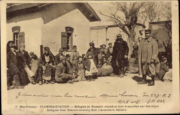 Postcard Florina Greece, Refugees from Monastir await their evacuation to Thessaloniki
