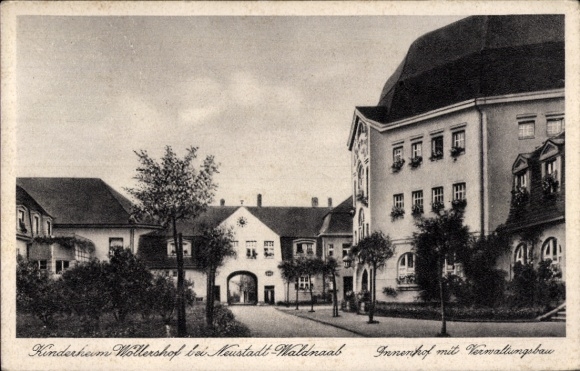 Postcard Störnstein in Upper Palatinate Bavaria, Children's Home Wöllersdorf, courtyard, administration building