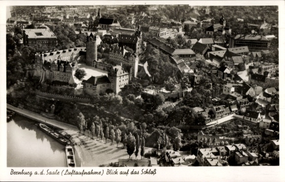 Postcard Bernburg an der Saale, aerial view of the castle