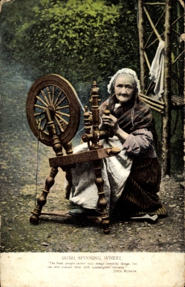 Postcard Ireland, woman at the spinning wheel, folk costume