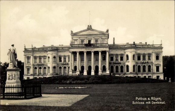 Postcard Putbus on the island of Rügen, Putbus on Rügen, castle with monument, statue, architecture
