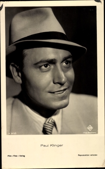 Postcard actor Paul Klinger, portrait, hat