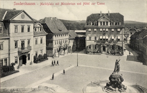 Postcard Sondershausen in the Kyffhäuserkreis Thuringia, market square with ministry and Hotel zur Tanne