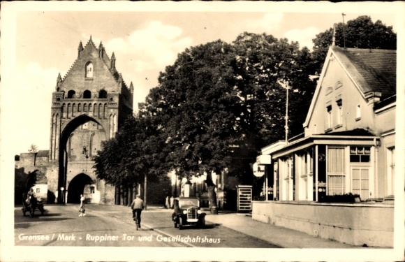 Postcard Gransee in Brandenburg, Ruppiner Tor, Gesellschaftshaus