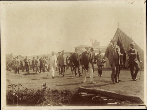 Photo Postcard Sofia Bulgaria, visit of the Reichstag deputies to the medical depot, 1916, 1st World War