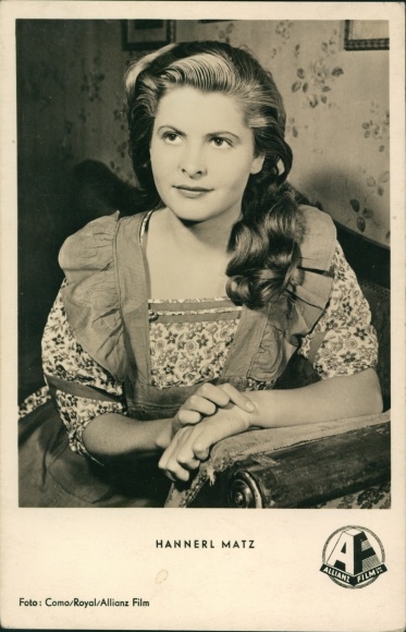 Postcard actress Hannerl Matz, portrait, film The Big Tattoo