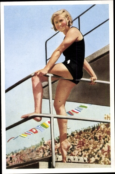 Collection picture Olympia 1936, series 29 picture 4, the German high diver Käthe Köhler, Franck Kaffee