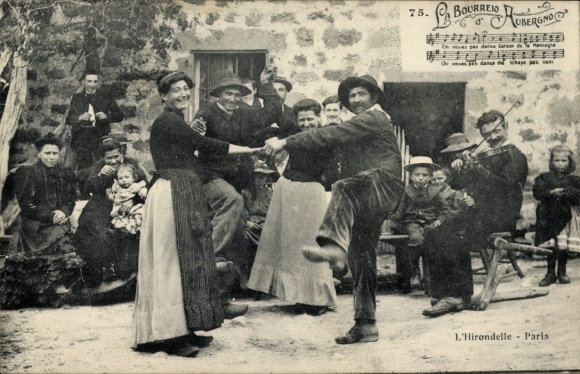 KP Auvergne, tancerze w tradycyjnych strojach
