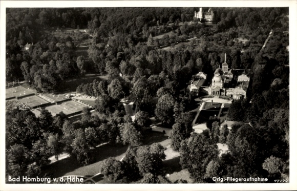 Ak Bad Homburg vor der Höhe Hessen, Luftaufnahme, Kurpark, Gebäude, Bäume, Freizeitaktivitäten