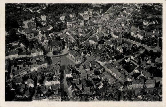 Ak Waltershausen in Thüringen, Luftaufnahme von  Thüringen, Häuser, Stadtansicht